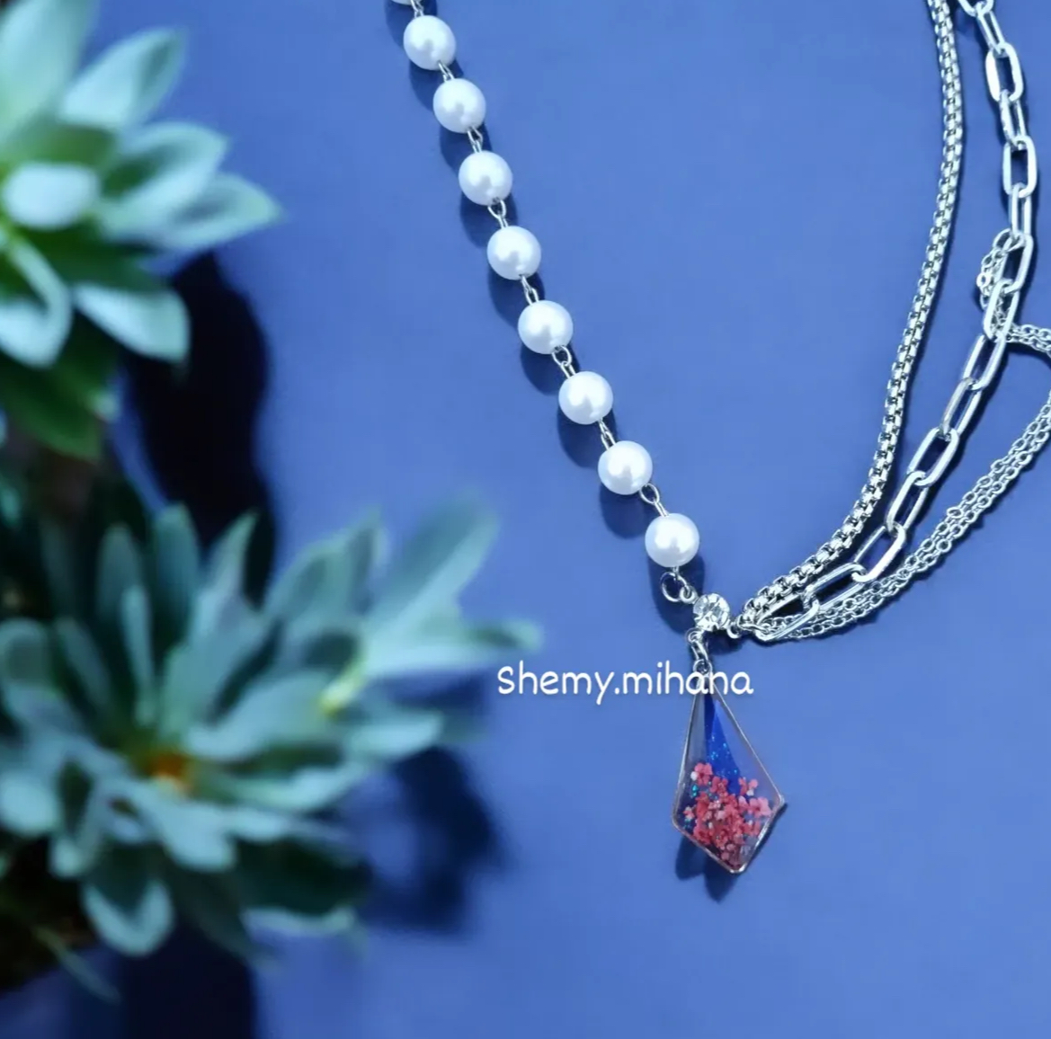 Viaje a través de la creatividad de SHEMI MIHANA