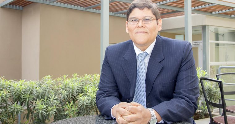 VÍCTOR VELEZMORO: “El arte del pasado no debe marcar las tendencias del presente”